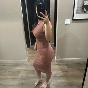 Zara Ribbed Sleeveless Midi Dress in Dusty Rose